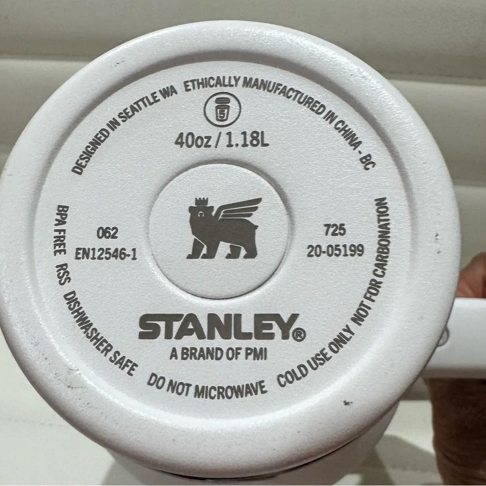 StanleyQuencher Pro Tour - White Tumbler - Picture 5 of 5